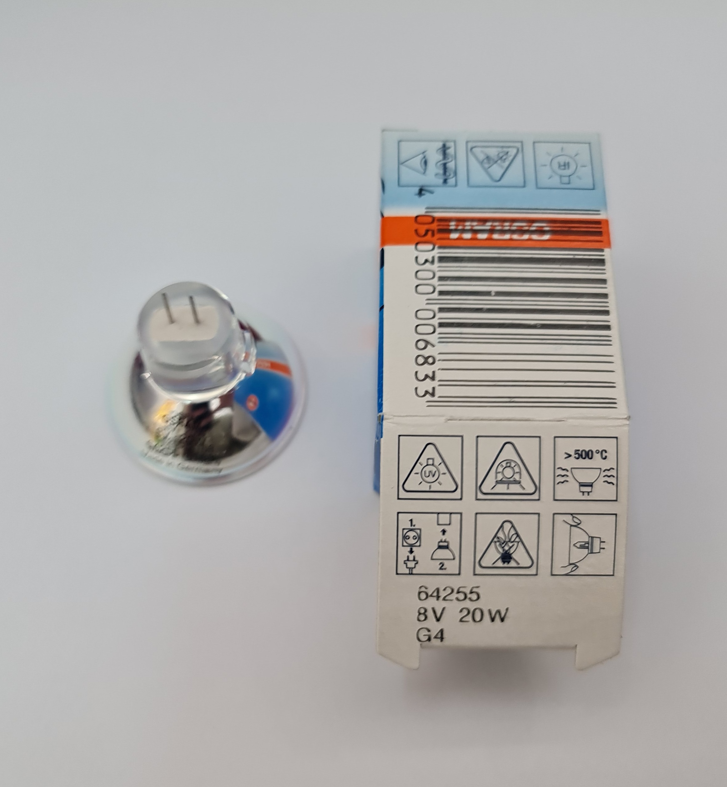 لامپ هالوژن کاسه کوچک ۸ ولت 20 وات اسرام مدل 64255 پایه سوزنی (G4) مناسب برای اتوآنالایزر بیو شیمی الایزا (Prestige)